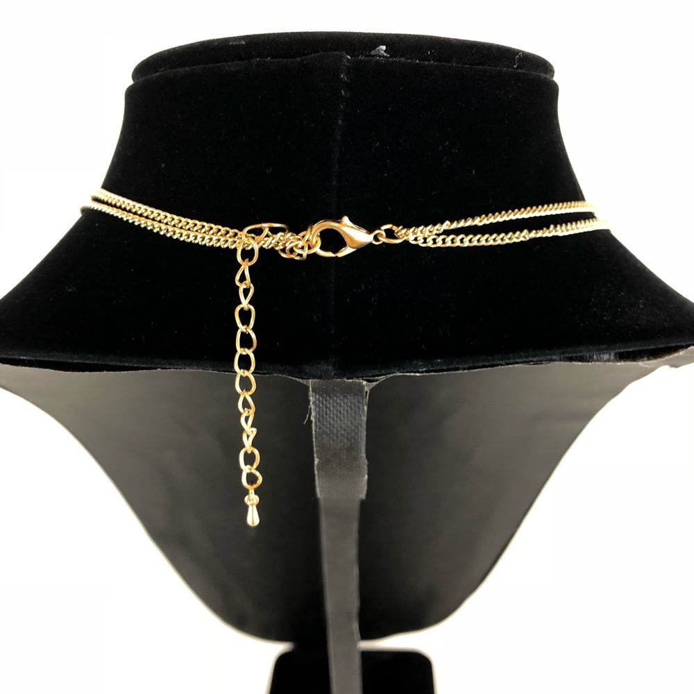 SALE 👀 Gold Tone Green Textured Necklace - Picture 6 of 6